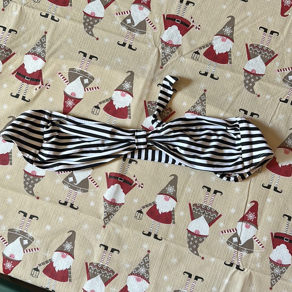 Strapless swimsuit top